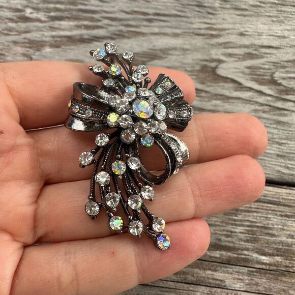 Vintage Jewelry rhinestone Brooch Ribbon Brooch with Rhinestones Pin - Picture 2 of 3